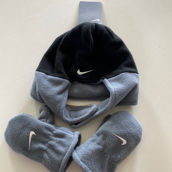 Nike Accessories Brand New Nike Hat And Glove Set Poshmark